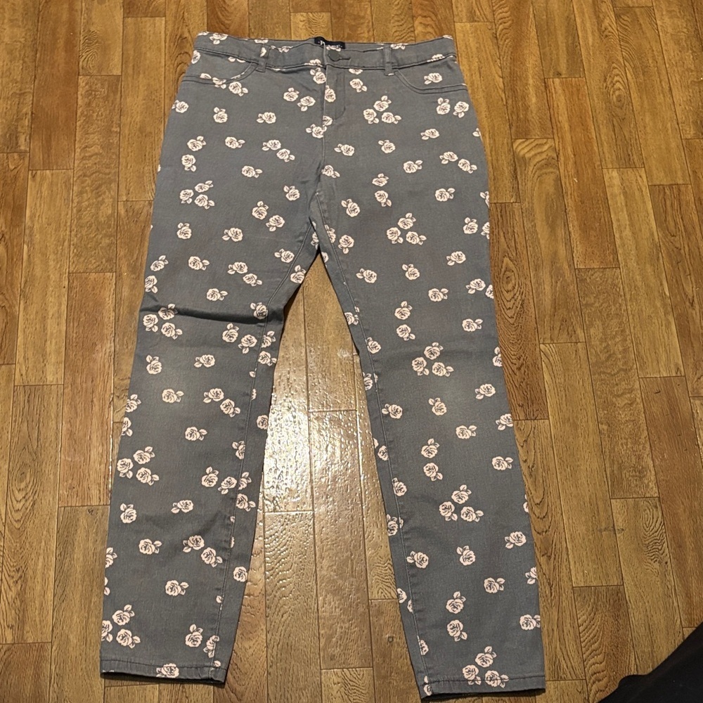 Place Gray and Pink Pants (AB2)